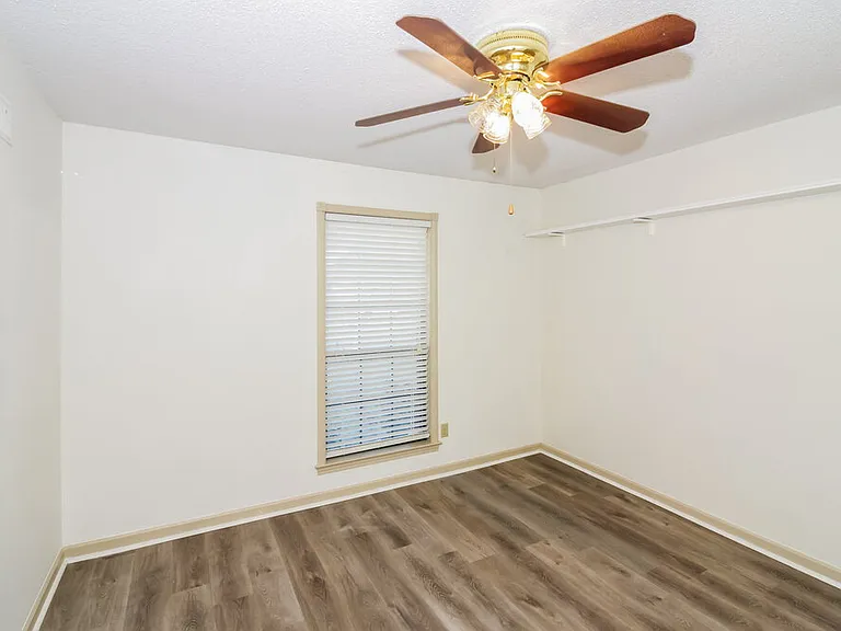 3467 Josee Ln — Photo 13