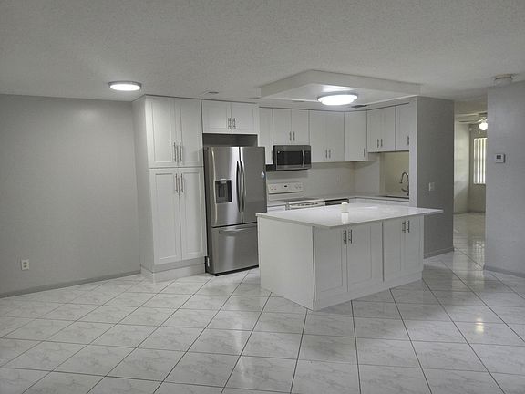 3rd image of 1322 Pines Lane