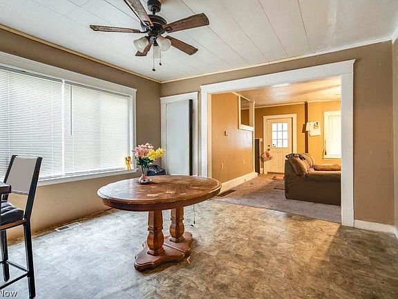 4th image of 2036 W 83rd St