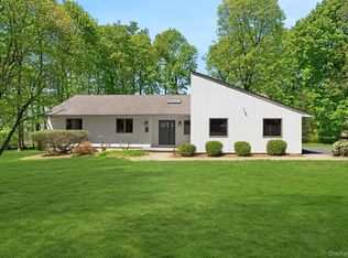 12 Wyeth Ct, Pleasantville, NY 10570