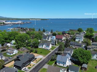 57 Crescent St, Rockland, ME 04841