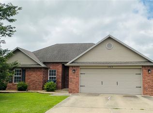 1303 Ash Ct, Pea Ridge, AR 72751
