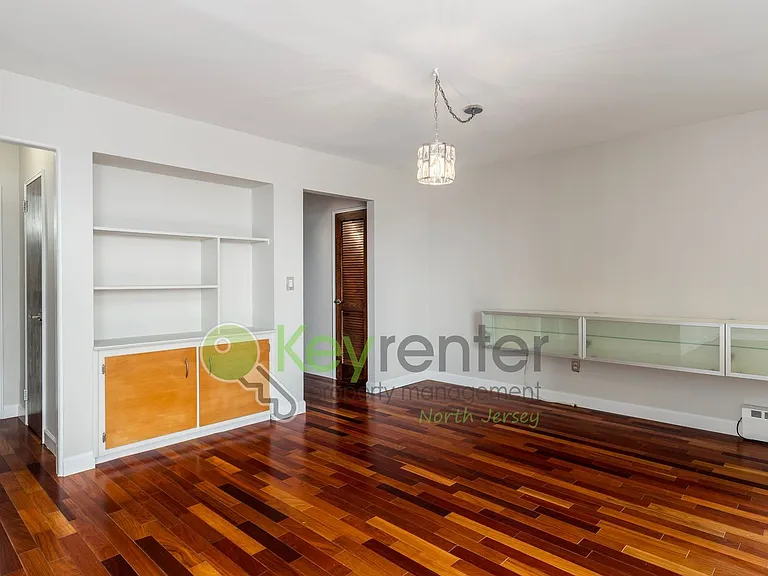 95 Orient Way #5E — Photo 8