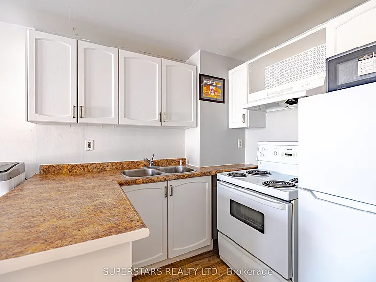165 1/2 Olive Ave — Photo 6