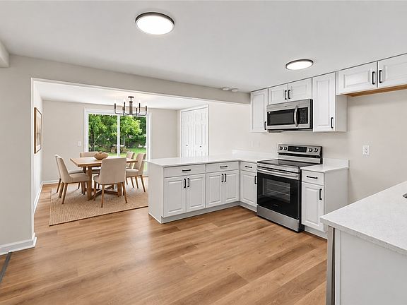 4th image of 3719 Kemp Rd