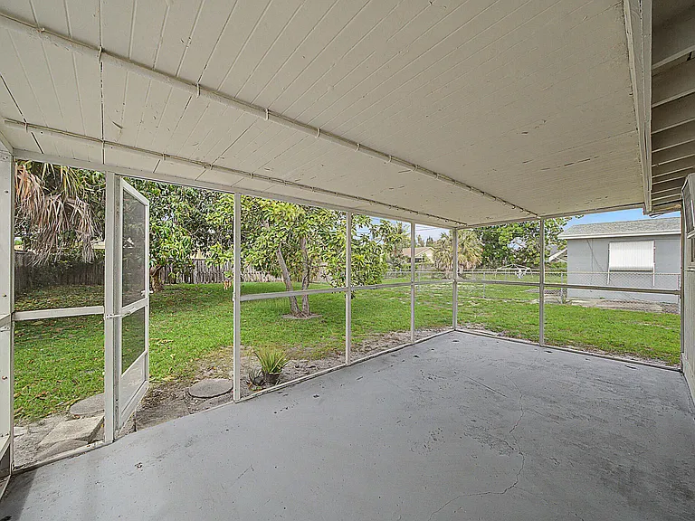 301 SE 21st Ave — Photo 33