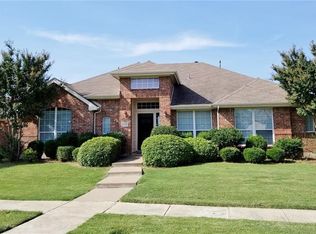 8202 Hartford Dr, Rowlett, TX 75089