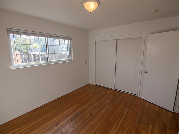 5th image of 2951 Roosevelt Ln