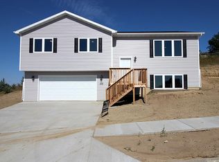 4504 Impala Ct NW, Mandan, ND 58554