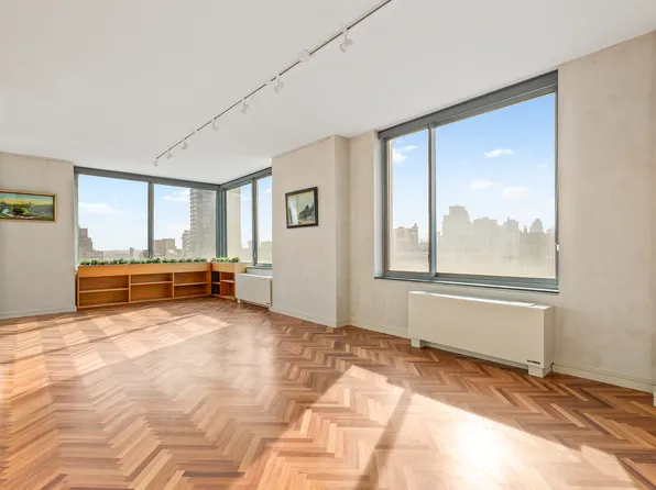 360 East 88th Street image 2 of 7