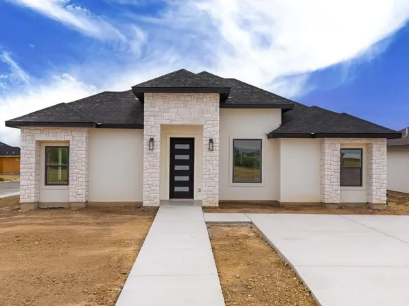 3189 Mauricio Libson Dr, Eagle Pass, TX 78852