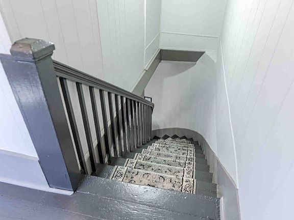 4th image of 404 Washington St #C