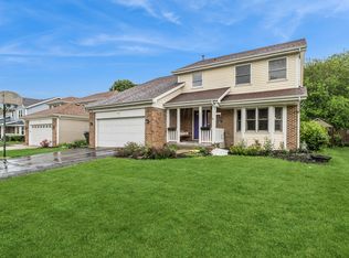 57 S Emerald Ave, Mundelein, IL 60060