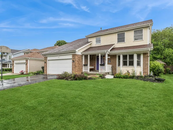 57 S Emerald Ave, Mundelein, IL 60060