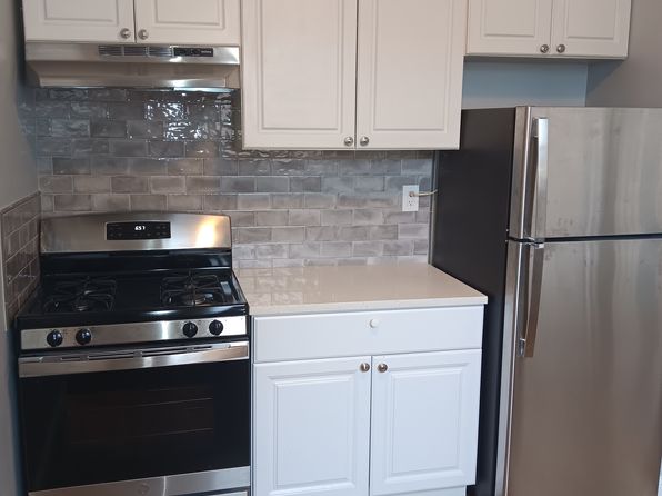 918 Green Bay Rd APT 2E