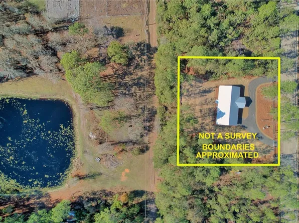 221 Rogers Rd, Waynesville, GA 31566