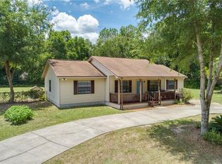 25914 Sackamaxon Dr, Mount Plymouth, FL 32776