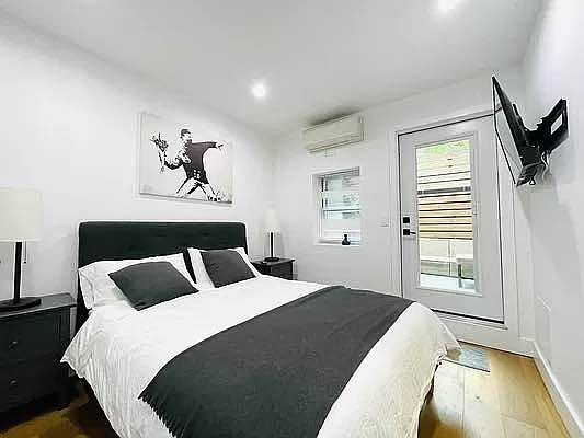 3rd image of 350 E 120th St #Penthouse