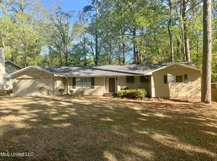 1814 Hillview Dr, Jackson, MS 39211