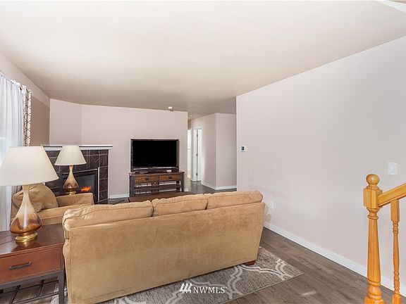 4th image of 5978 Harlow Dr
