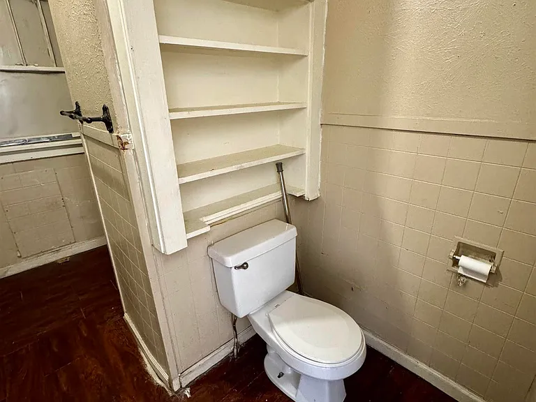 1205 Austin St — Photo 4