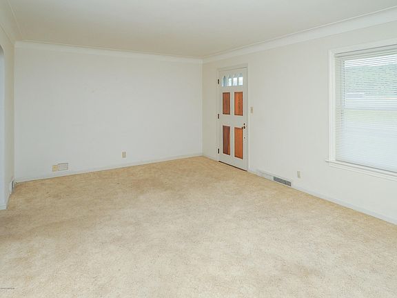 637 G Avenue W-105
