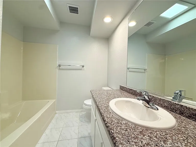 309 California St — Photo 28