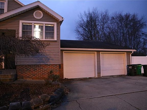 5th image of 303 W High St