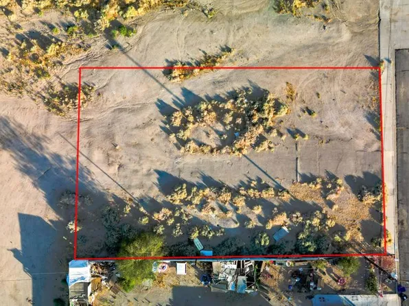 1613 Riverside Dr, Barstow, CA 92311