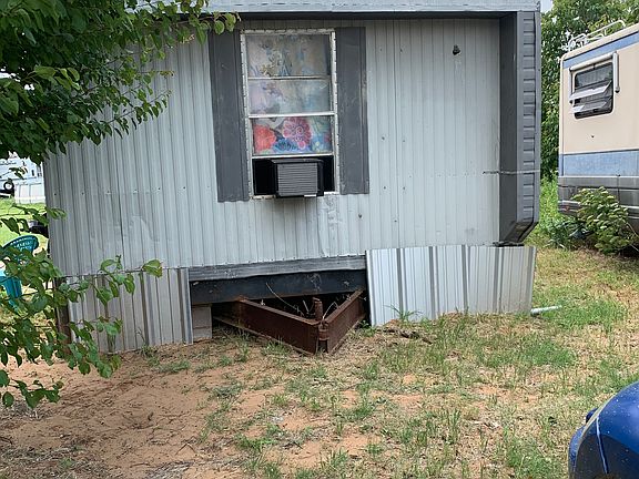 2nd image of 344 N Fm 2353 Unit B