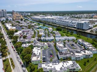 7620 SW 82nd St APT J102, Miami, FL 33143