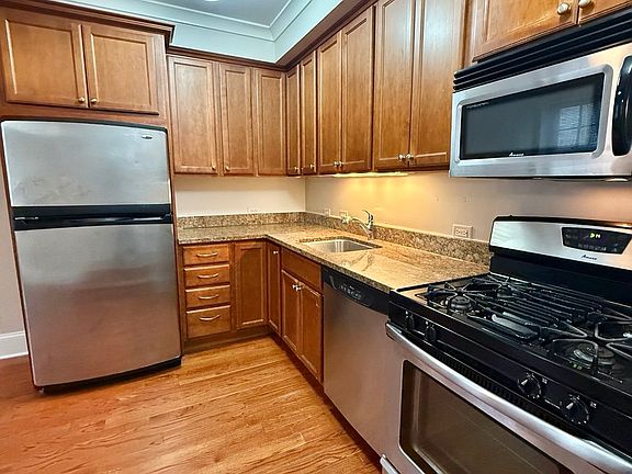 2nd image of 4904 N Washtenaw Ave