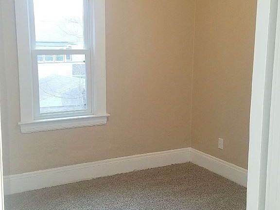 4th image of 11117 Lardet Ave