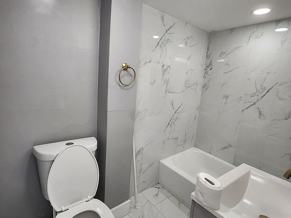 3rd image of 87 Spring St Unit 2