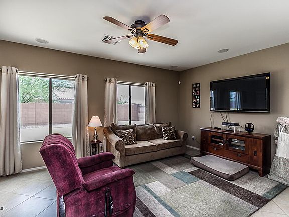 4th image of 2907 E Coconino Dr