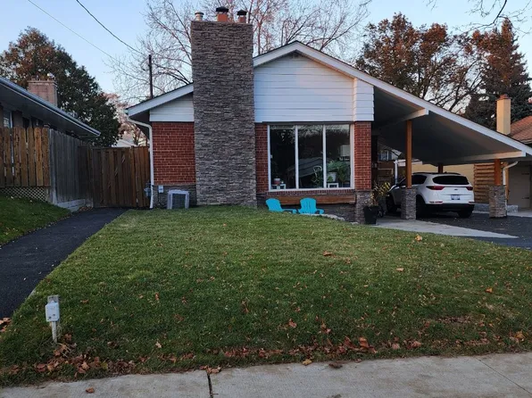 14 Hedges Blvd, Toronto, ON M9B 3C2