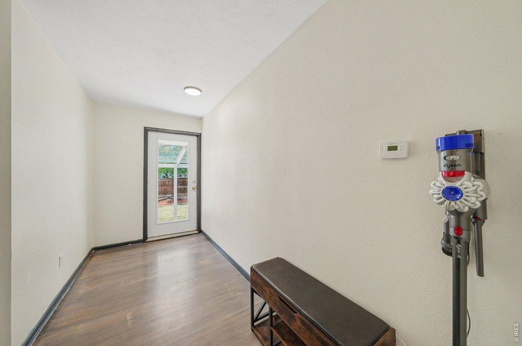 405 N Roosevelt Ave