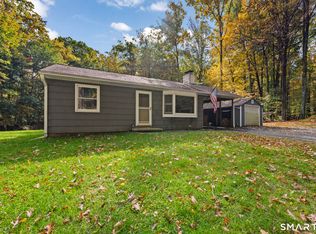 25 Park Ln, Newtown, CT 06470