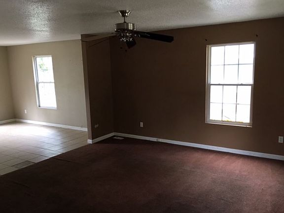 3rd image of 6336 Agnes Ave