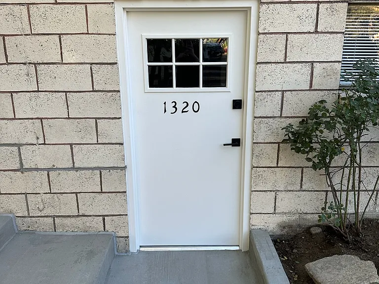 1320 Buena Vista Ave #B — Photo 10