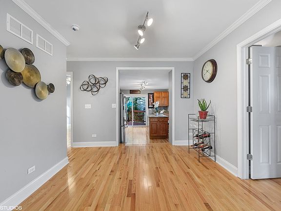 4th image of 6098 Janes Ave