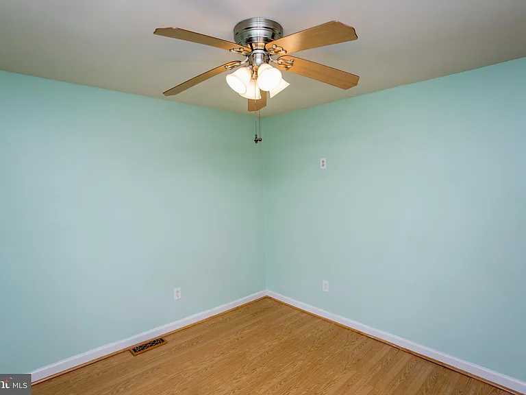 1529 Margaret Ct — Photo 48