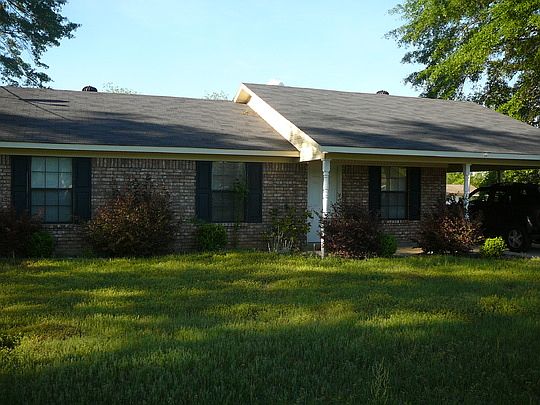 1st image of 116 NE Railroad Ave