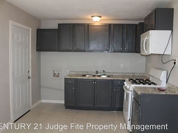 3rd image of 616 Park Ln