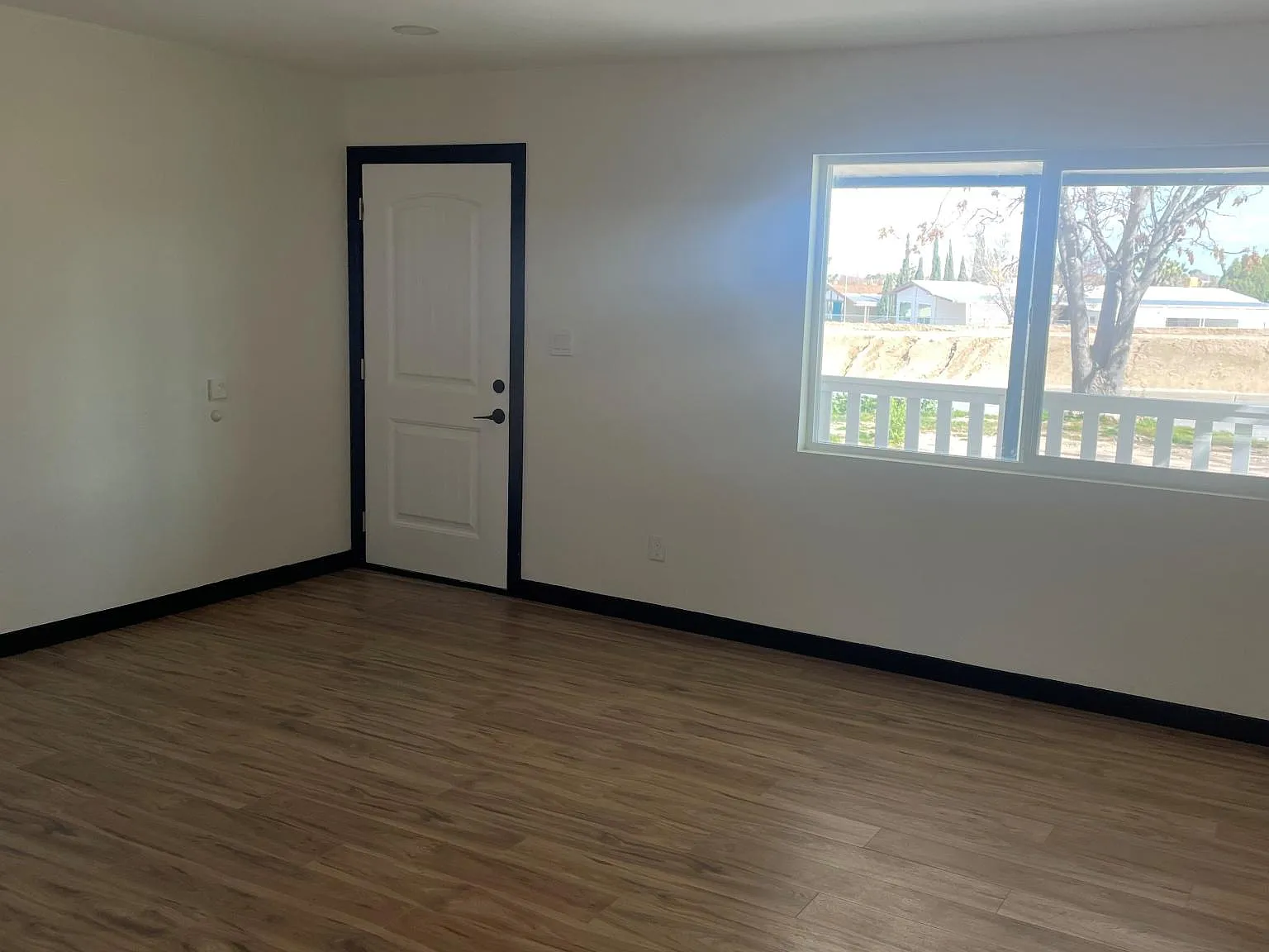 2 bed, 1200 sqft, $2,050 — Photo 4