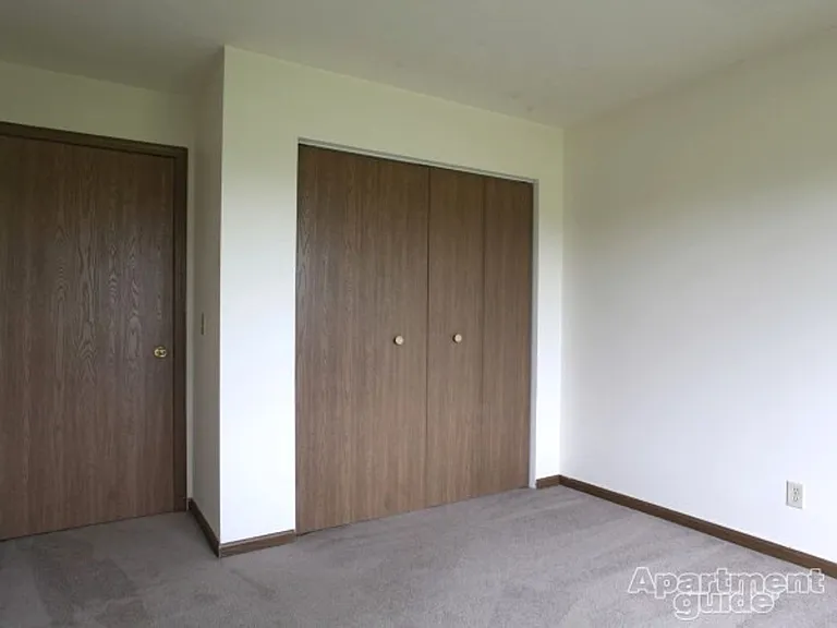 Bremen Park Apartments — Photo 25