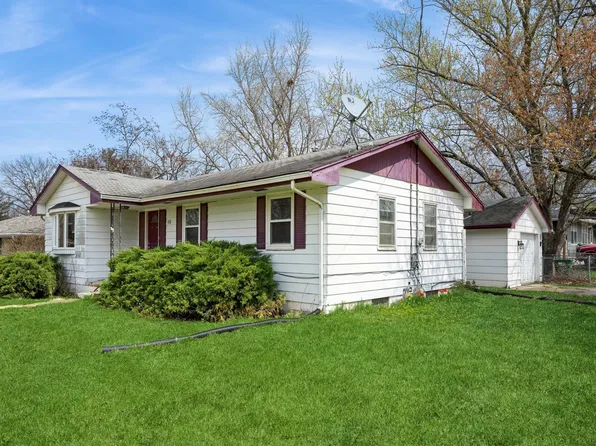 110 S J St, Indianola, IA 50125