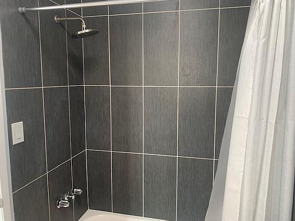 4th image of 649 E Regent St