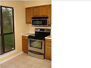 3rd image of 102 Crystal Lake Ln