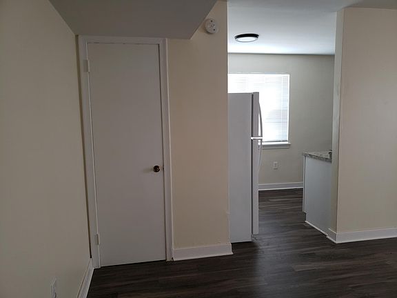 5th image of 3406 W Grace St